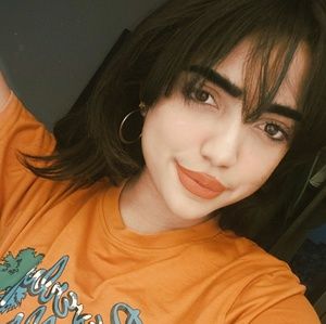 Meet your Posher, Maya